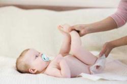 宝宝换尿不湿正确方法是怎样的