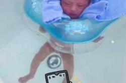 如何拍摄婴儿洗澡视频