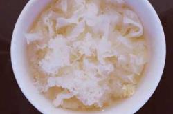 备孕能喝银耳莲子羹吗