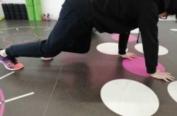 产后胳膊难受是怎么回事