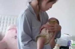 婴儿可以竖抱吗