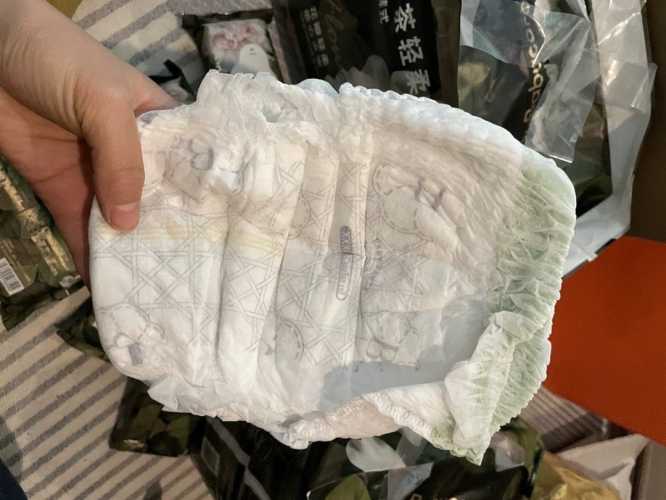 夏天拉拉裤咋扎头发-第1张图片