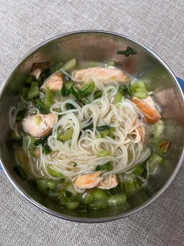 宝宝辅食三文鱼面怎么做-第1张图片